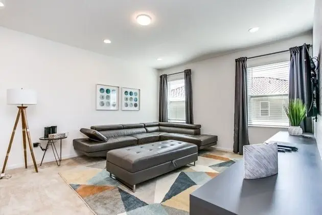 Villa (6052BROA)