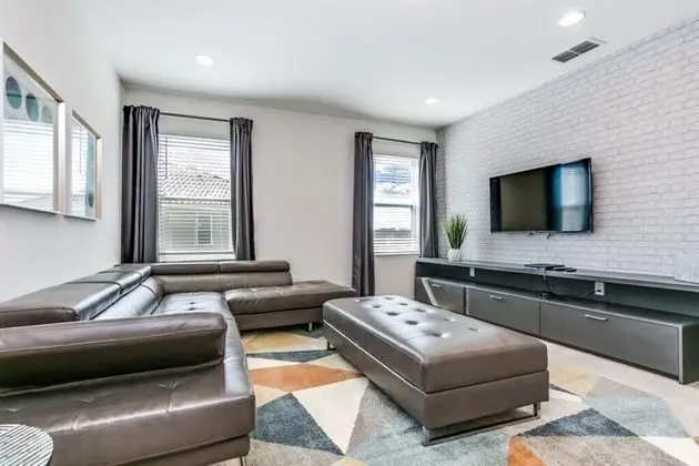 Villa (6052BROA)