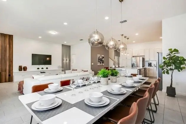 Villa (6052BROA)