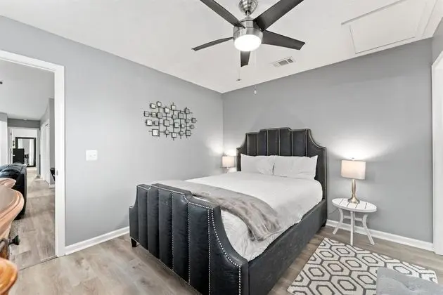 Ev (6100 Pinetree Ave)
