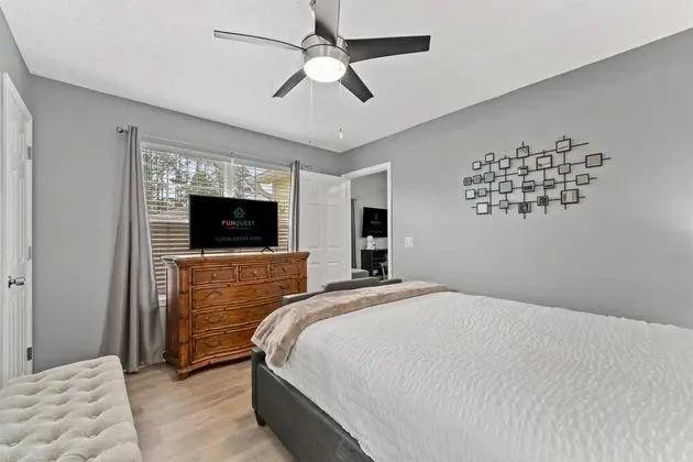 Ev (6100 Pinetree Ave)