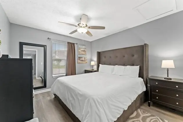 Ev (6100 Pinetree Ave)