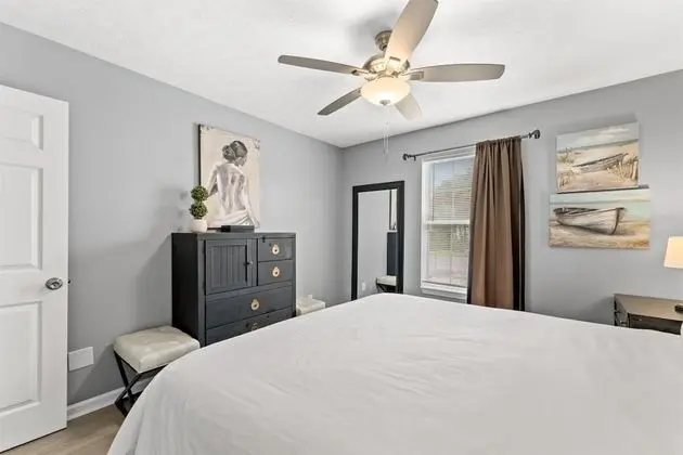 Ev (6100 Pinetree Ave)