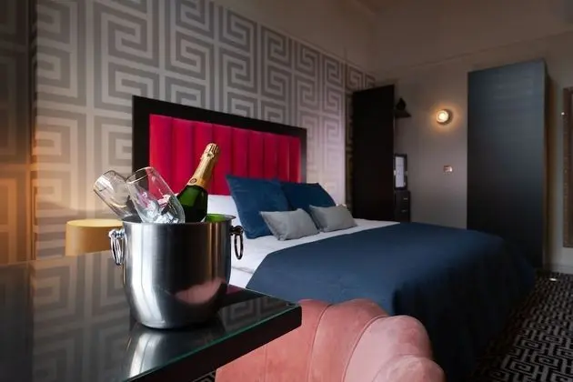 Deluxe Tek Büyük Yataklı Oda