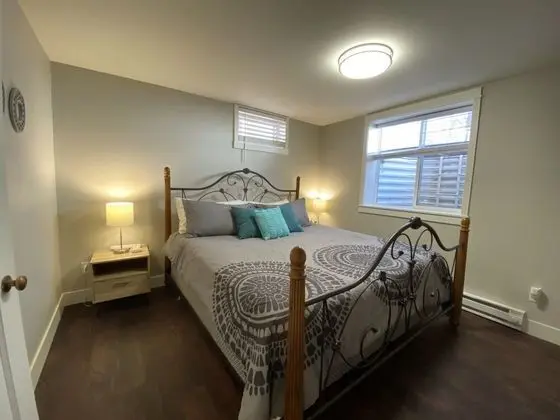 Apart Daire, Birden Çok Yatak, Mutfak, Bahçe Manzaralı (622 W. Laurel St. - Lower)