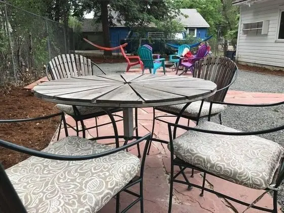 Apart Daire, Birden Çok Yatak, Mutfak, Bahçe Manzaralı (622 W. Laurel St. - Lower)