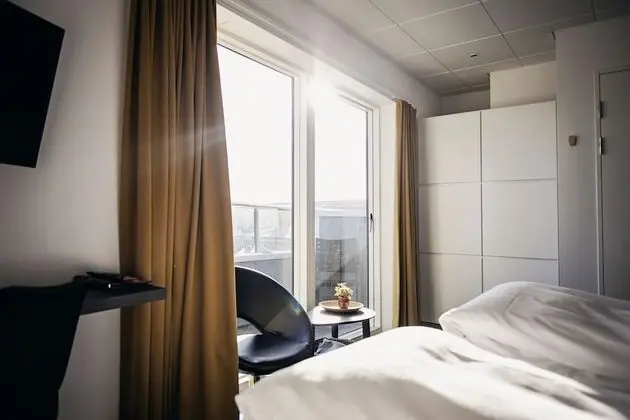 Deluxe Tek Büyük Yataklı Oda, Balkon, Liman Manzaralı