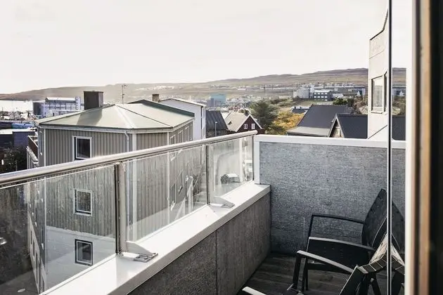 Deluxe Tek Büyük Yataklı Oda, Balkon, Liman Manzaralı