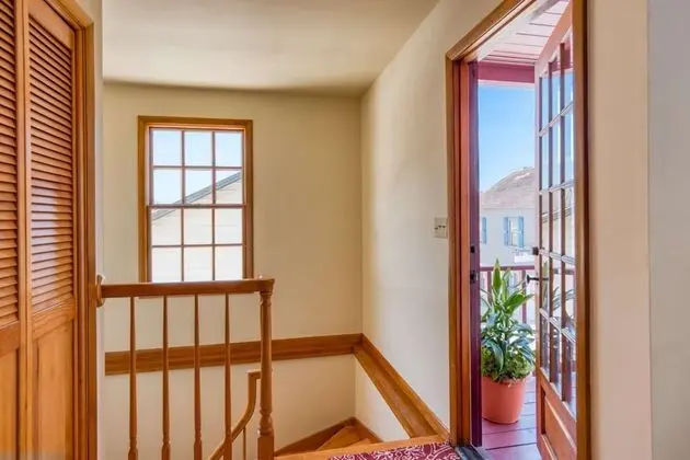 Apart Daire (64 Hypolita Street)