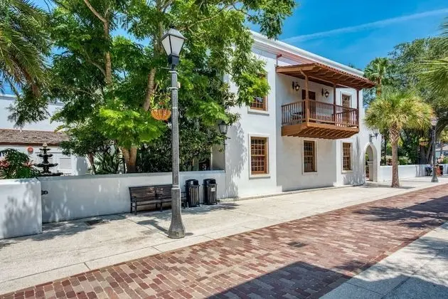 Apart Daire (64 Hypolita Street)