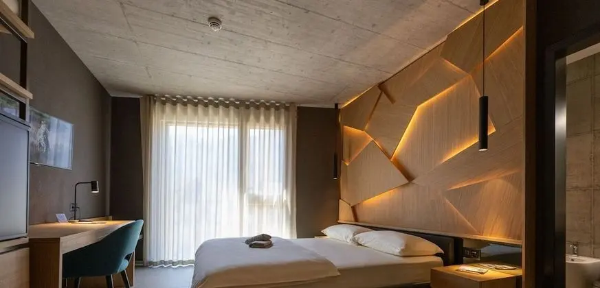 Tek Büyük Yataklı Oda