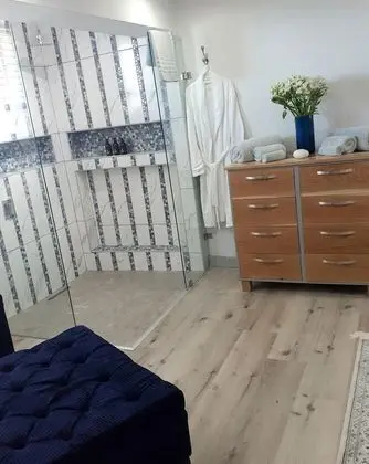 Luxury Tek Büyük Yataklı Oda, Balkon, Deniz Manzaralı