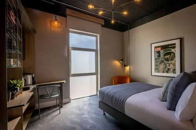 Sleep67 Double Room  (In room continental breakfast)