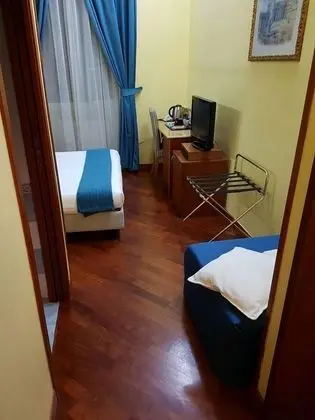 Üç Kişilik Oda