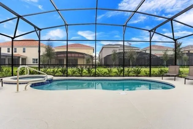 Villa (7028OAKWOOD)