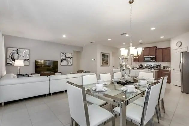 Villa (7028OAKWOOD)