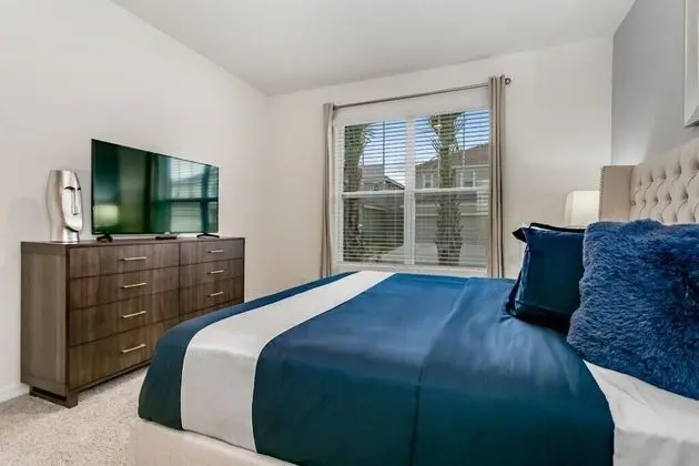 Villa (7028OAKWOOD)