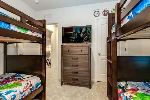 Villa (7028OAKWOOD)