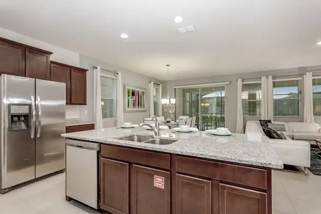 Villa (7028OAKWOOD)