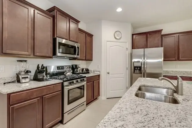 Villa (7028OAKWOOD)