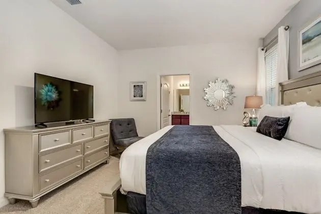 Villa (7028OAKWOOD)