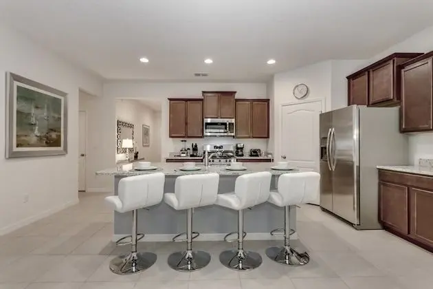 Villa (7028OAKWOOD)