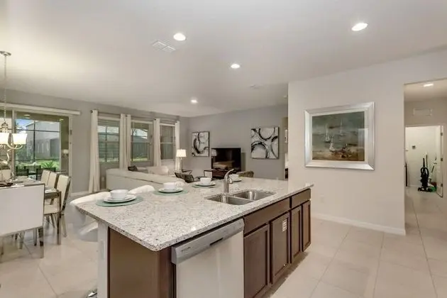 Villa (7028OAKWOOD)