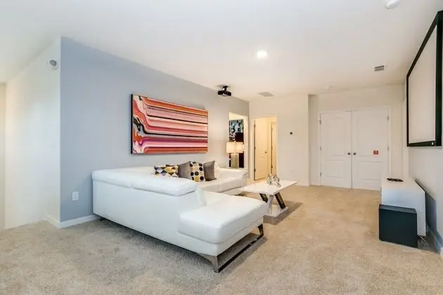 Villa (7028OAKWOOD)