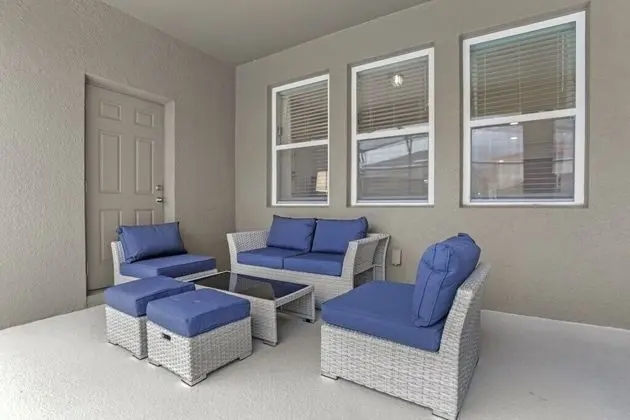 Villa (7028OAKWOOD)