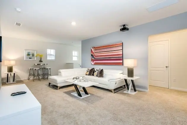 Villa (7028OAKWOOD)