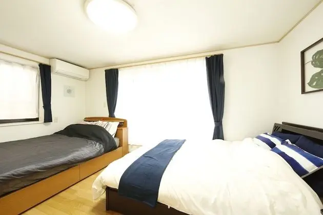 Ev (Private Vacation)