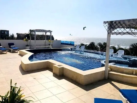 Ev, 6 Yatak Odası, Sigara İçilebilir, Balkon