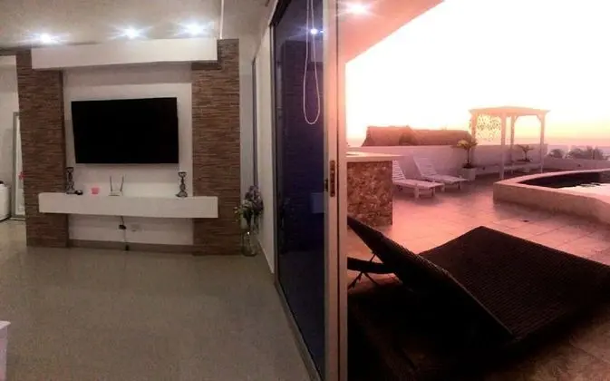 Ev, 6 Yatak Odası, Sigara İçilebilir, Balkon