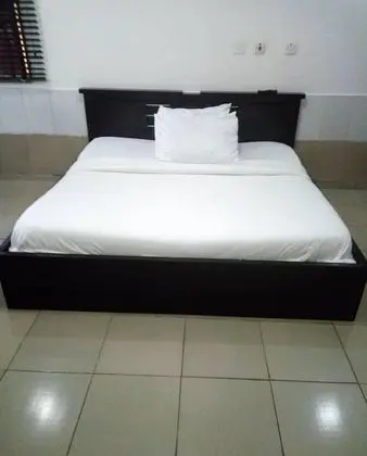 Tek Büyük Yataklı Oda (Gold)