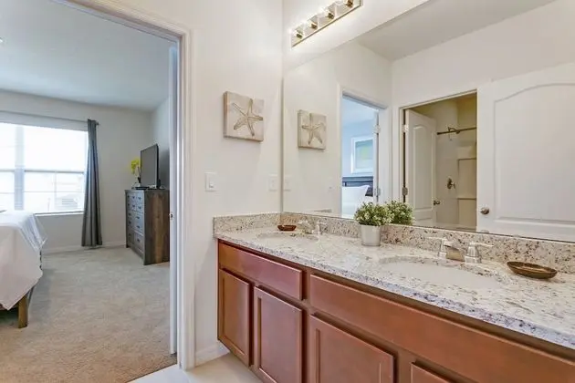 Villa (7036OAKWOOD)