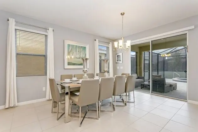 Villa (7036OAKWOOD)