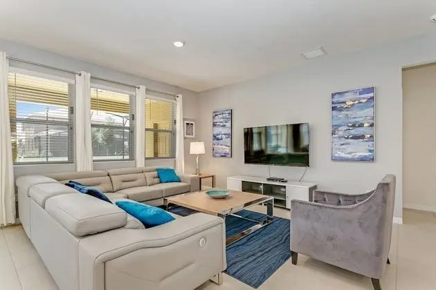 Villa (7036OAKWOOD)