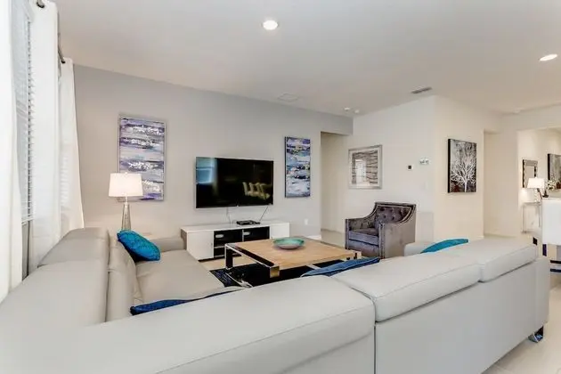 Villa (7036OAKWOOD)