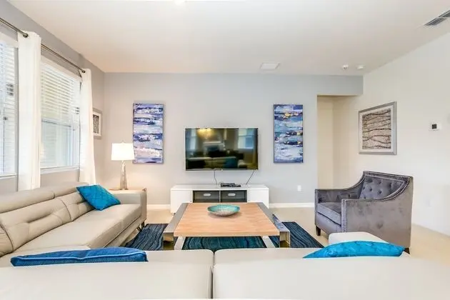 Villa (7036OAKWOOD)