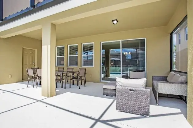 Villa (7036OAKWOOD)