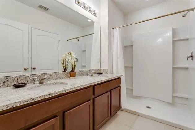 Villa (7036OAKWOOD)