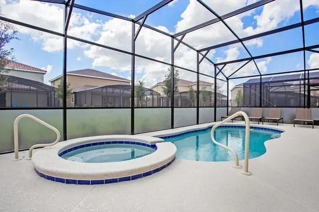 Villa (7036OAKWOOD)