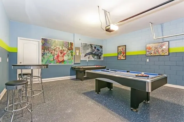 Villa (7036OAKWOOD)