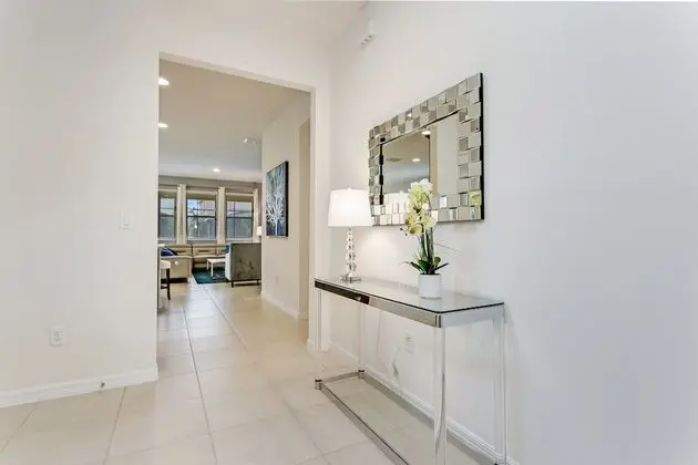 Villa (7036OAKWOOD)