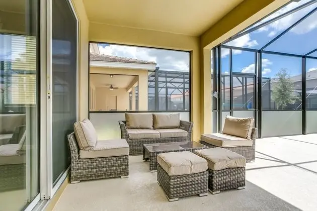 Villa (7036OAKWOOD)