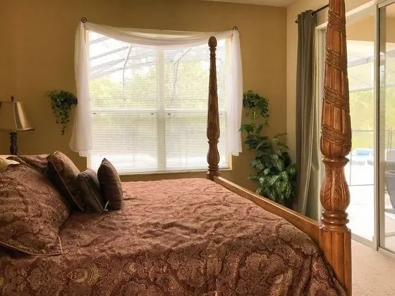 Ev (7 Bedrooms in Large Private Vacation )