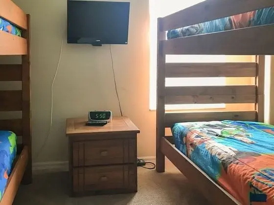 Ev (7 Bedrooms in Large Private Vacation )
