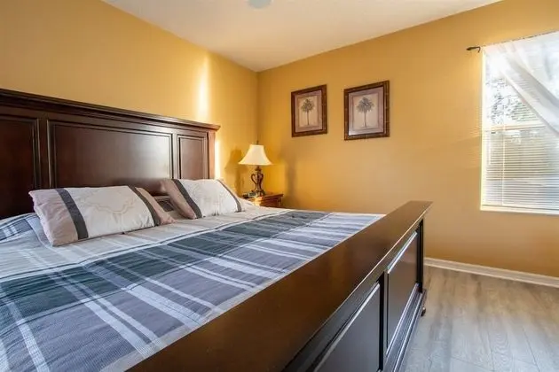 Ev (7 Bedrooms in Large Private Vacation )