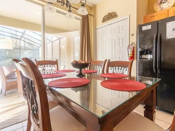 Ev (7 Bedrooms in Large Private Vacation )