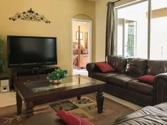 Ev (7 Bedrooms in Large Private Vacation )